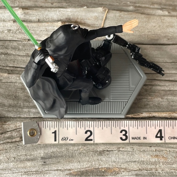 NWT Star Wars, the Mandalorian, a Jedi returns Disney Christmas tree ornament - Picture 9 of 10